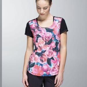 Lululemon Lightened Up Short Sleeve Secret Garden / Black